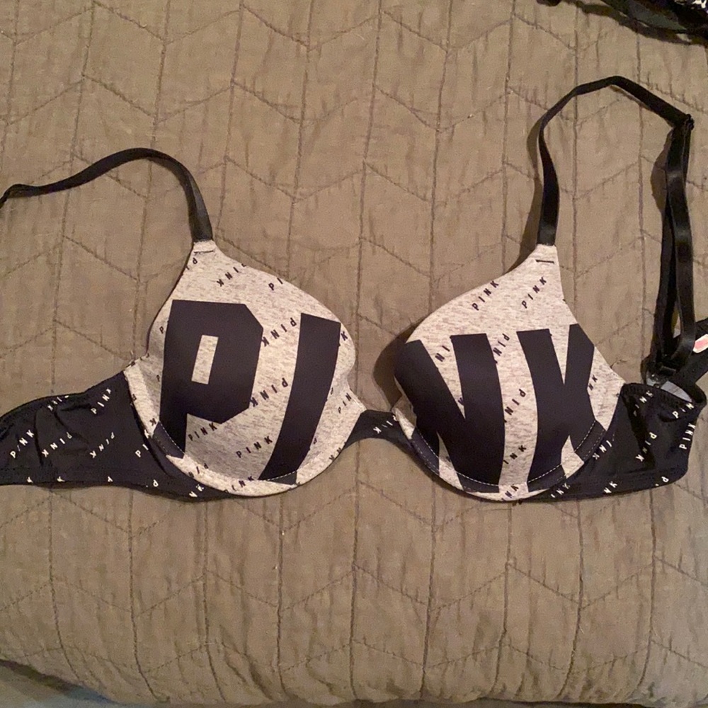 PINK Lightly Lined Everywhere Bra